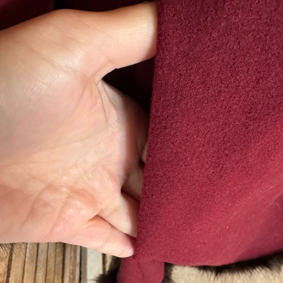 Collectif Pearl Coat in Cranberry / Burgundy - Picture 3 of 5